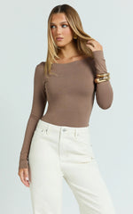 Tisdale Top - Boat Neck Long Sleeve Top in Mushroom