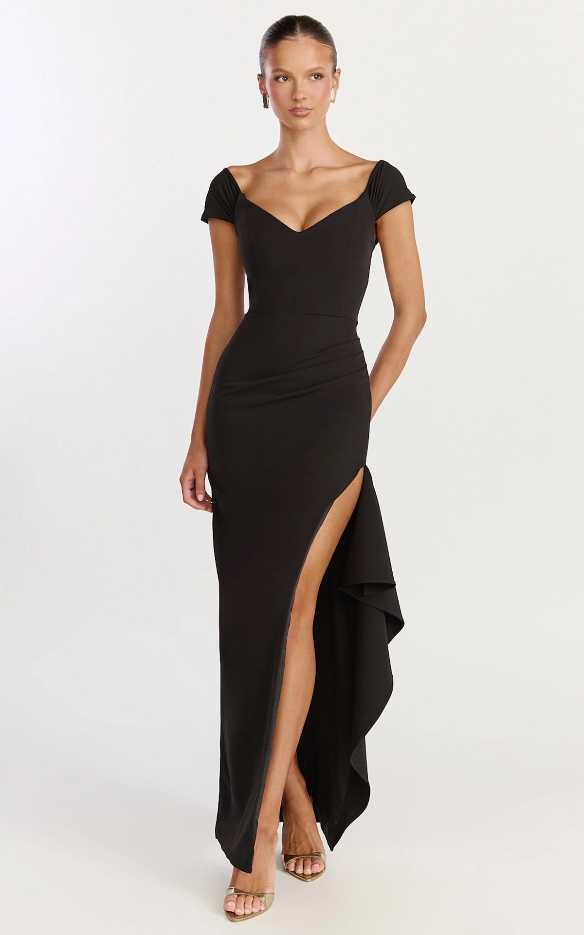 Skye Maxi Dress - V Shaped Neckline Short Sleeve Dress in Black